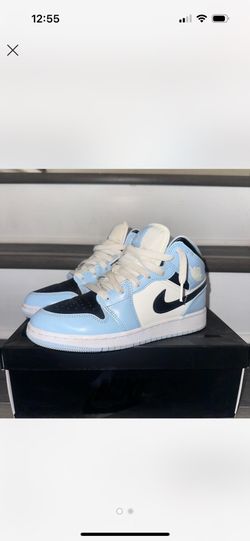 Women Jordan Sneakers 