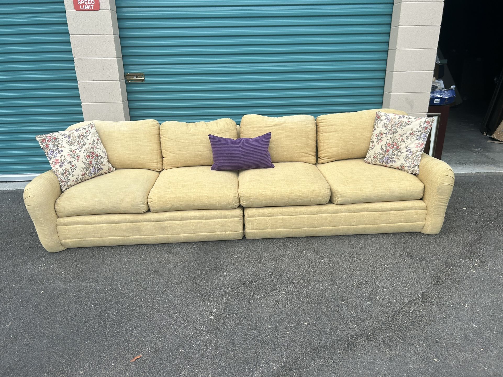 NICE & CLEAN 2 PIECE SECTIONAL SOFA 🛋️ DELIVERY AVAILABLE 🚚🚛