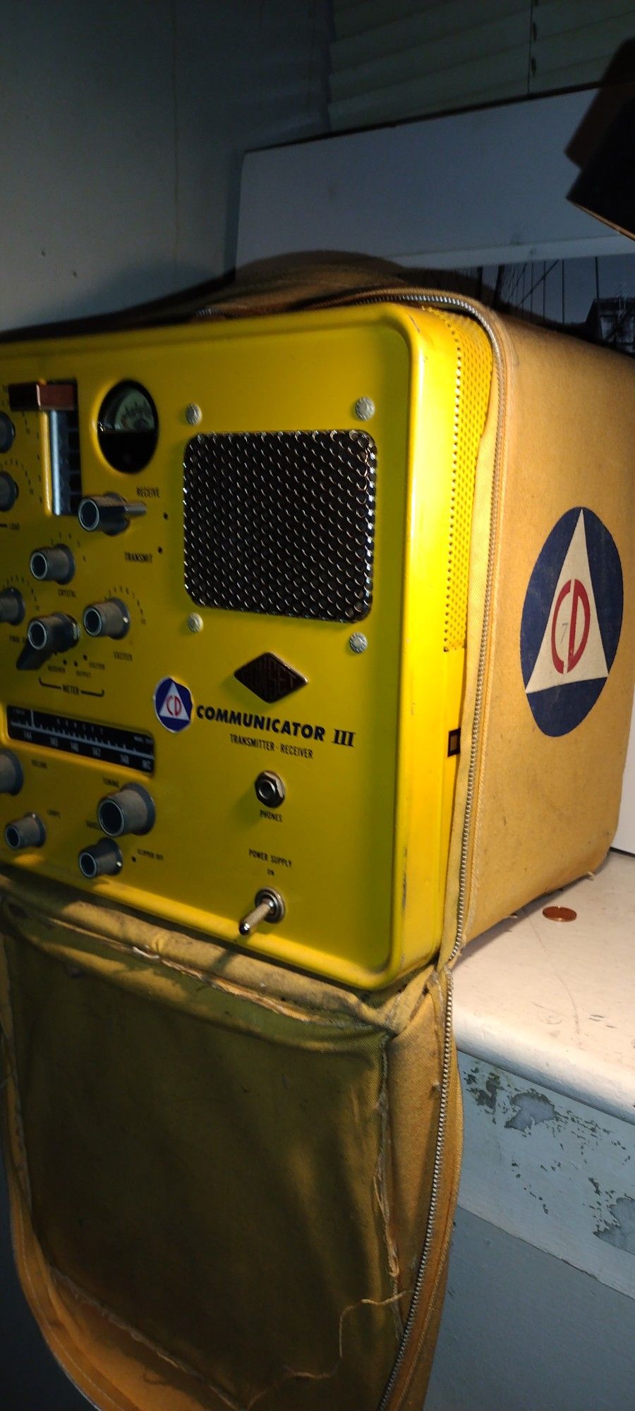 GONSET COMMUNICATOR 3 CIVIL DEFENSE RADIO