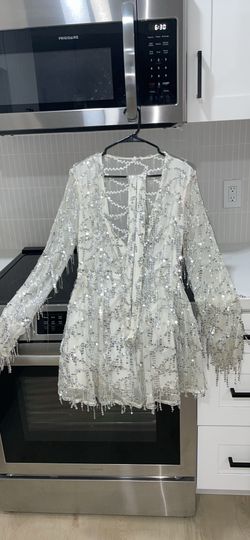 Pretty white dress size medium