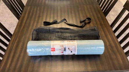 Yoga mat -new