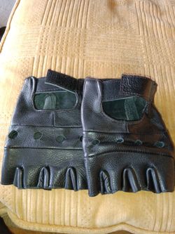 Leather gloves