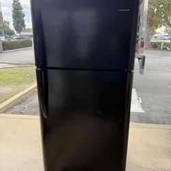 BLACK REFRIGERATOR 