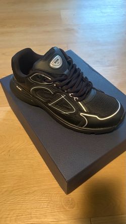 Dior b30’s Size 9