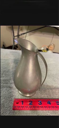 CA. 6” TALL MID CENTURY MODERN PEWTER PITCHER. ROYAL HOLLAND.