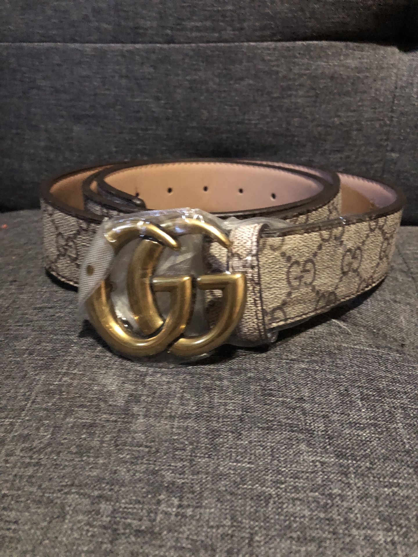 Man’s Gucci belt