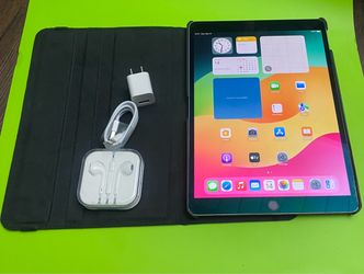 Apple iPad Pro 10.5” (2nd Generation) – 256 GB – Excellent Condition