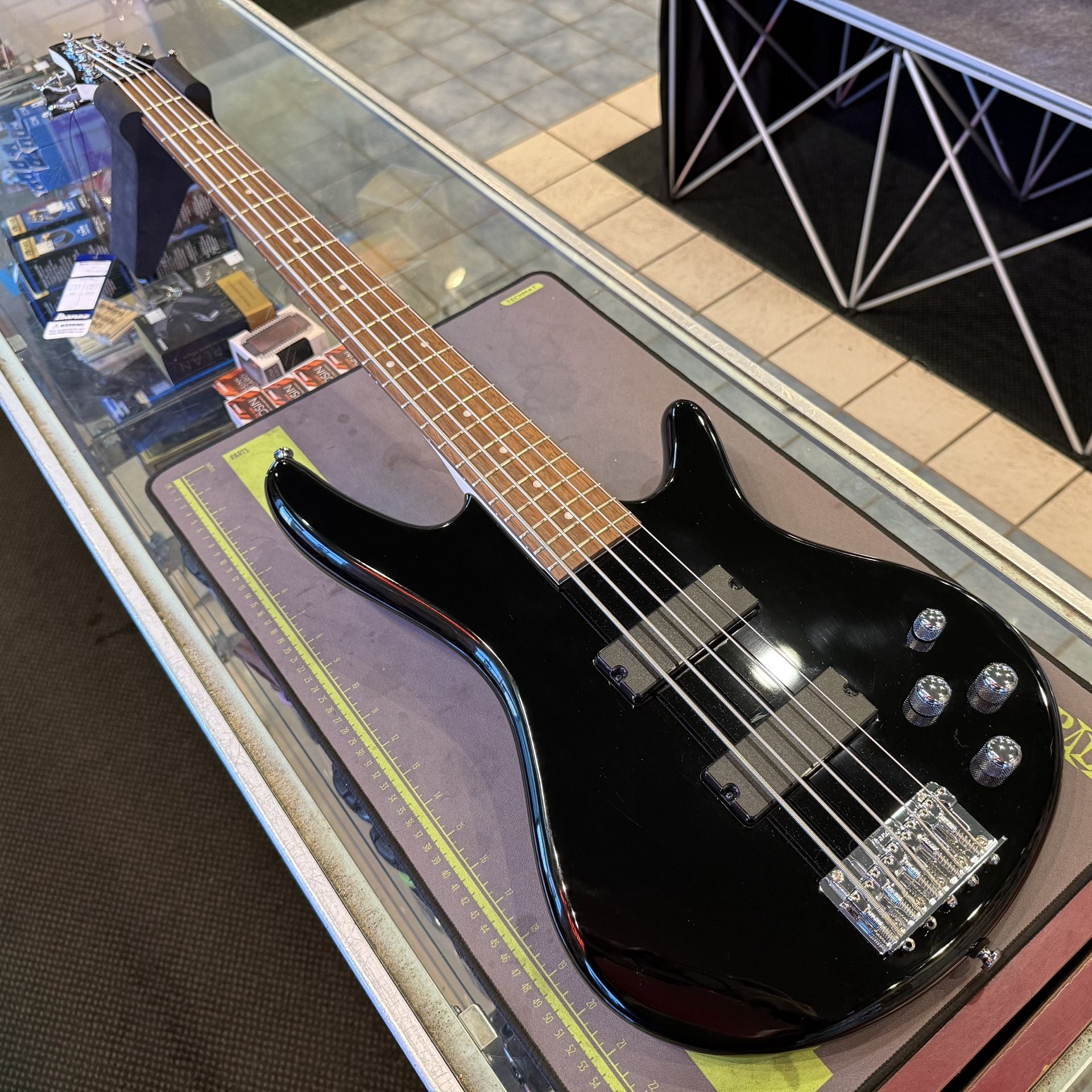 Ibanez GSR205 Black 5-String Electric Bass NEW!