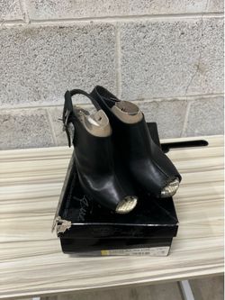SE Boutique shoes for women 6.5 6$ cash