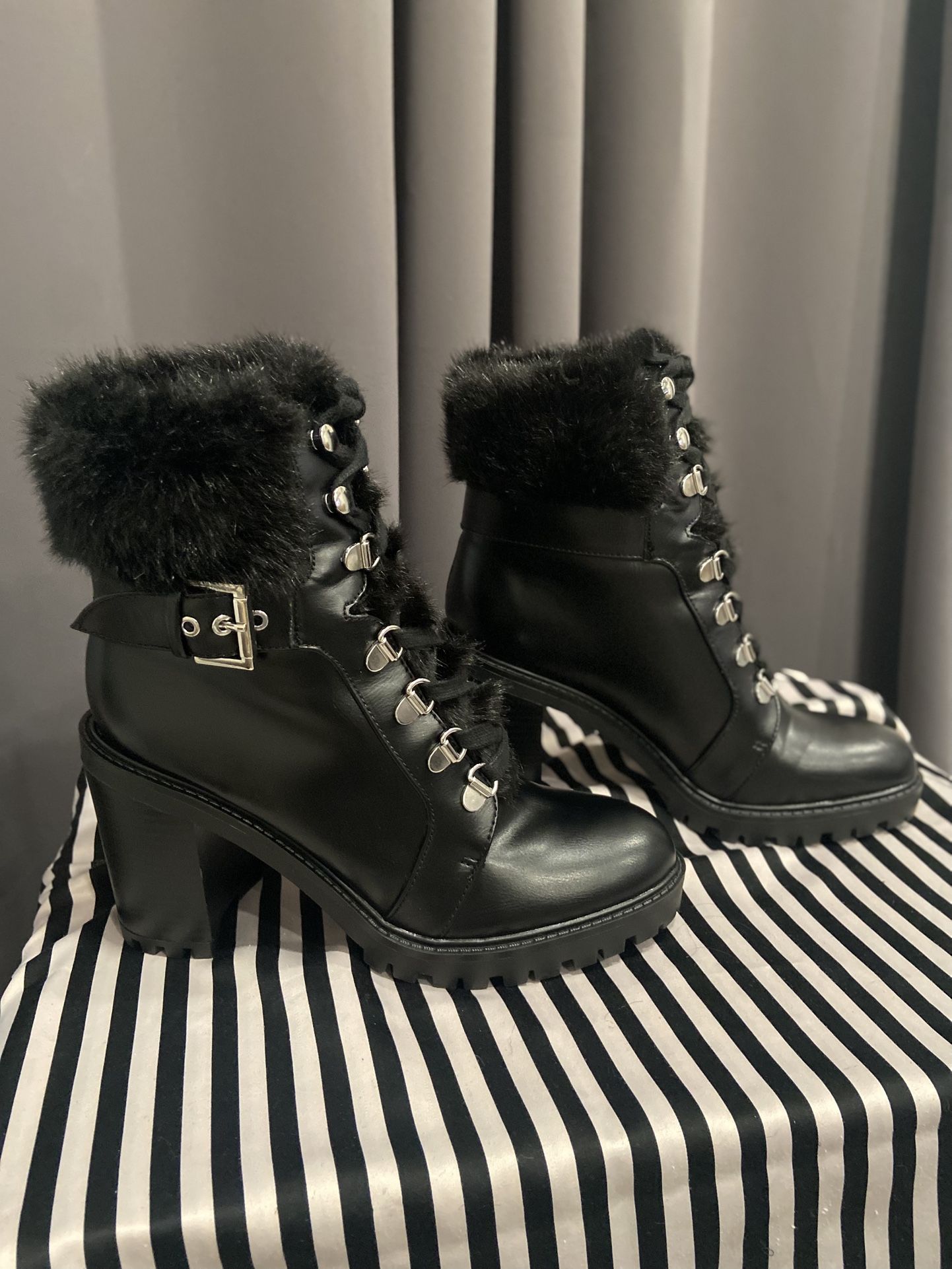Black Leather Ankle Boots With Faux Fur
