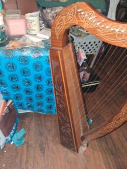 Lyre harp