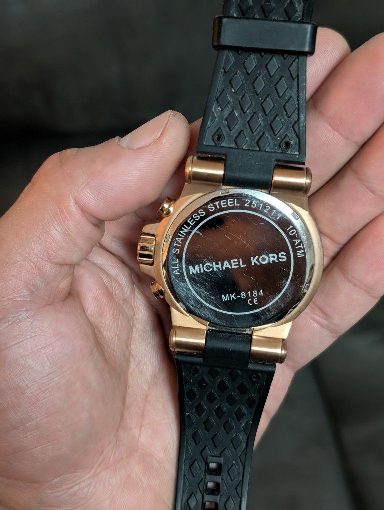 Dylan Black Dial Chronograph Watch / Rose Gold Michael Kors Oversized Dylan Rose Gold Chronograph Watch  main image 4