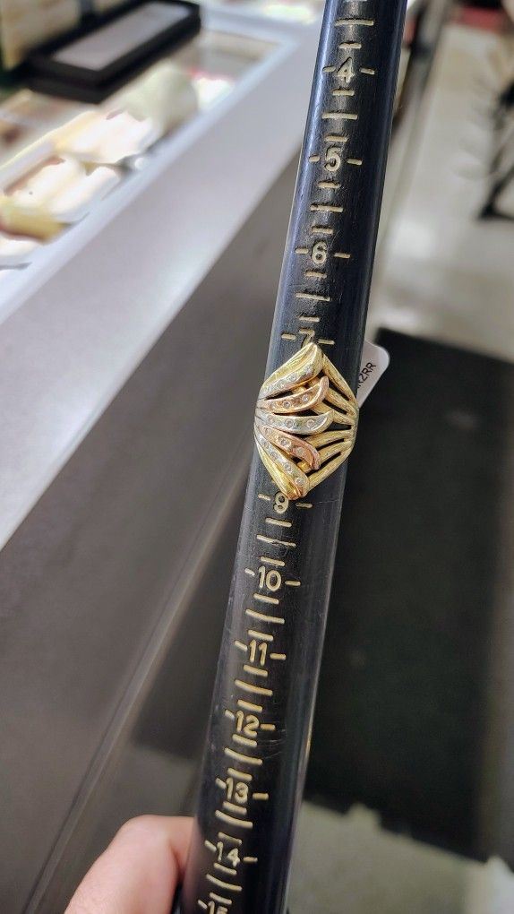 Beautiful 10K & 14K gold rings ✨
Each ring has a different price (from $150 to $550).
💍 Sold separately.