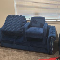 Living Room Furniture, 2 Chairs, Chaise And A Sofa!! Smoke Free/pet Free Home!