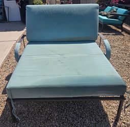 $600 ARIZONA IRON DAY BED WITH SUNBRELLA CUSHIONS
