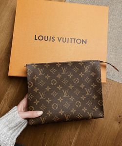 LOuis Vuitton Clutch 26