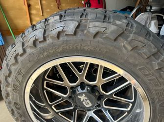 22x12 On 37x13.50r22 8x180 wheels and tires nitto