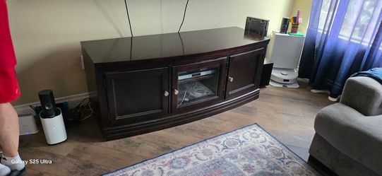 Television cabinet