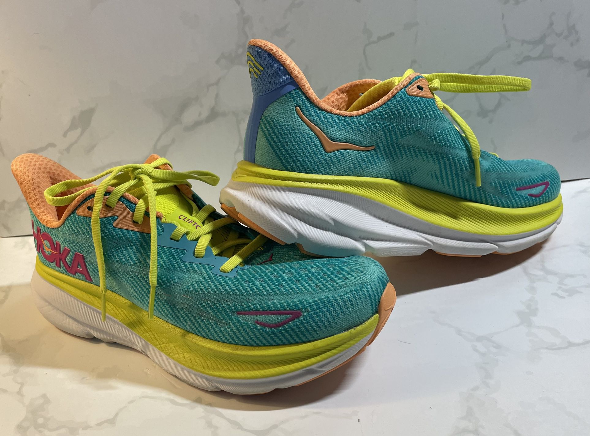 New HOKA Women’s Clifton 9 Running Shoes, Size 8 B