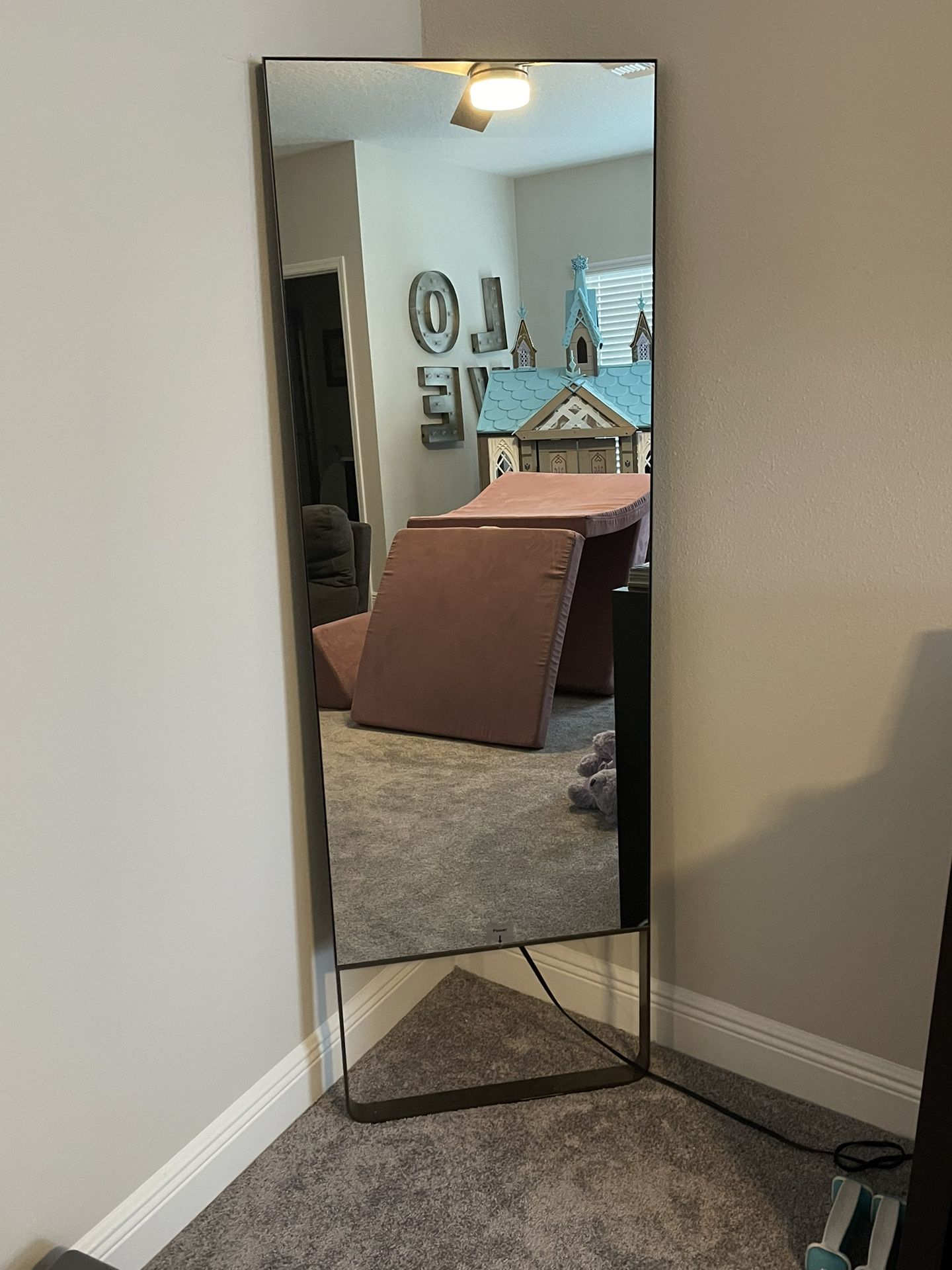 MIRROR by Lululemon