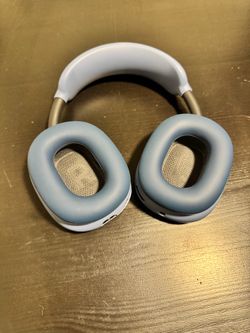 Apple AirPods Max Over-Ear Headphones 1st Gen