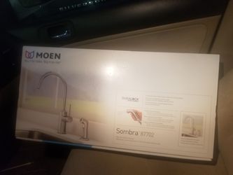 Kitchen Faucet (Moen Sombra single handle standard faucet)