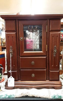 Wooden Jewelry Organizating Box- Located in Shelton