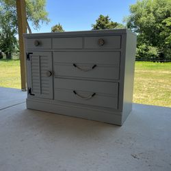 Gorgeous Light Grey Modern Dresser