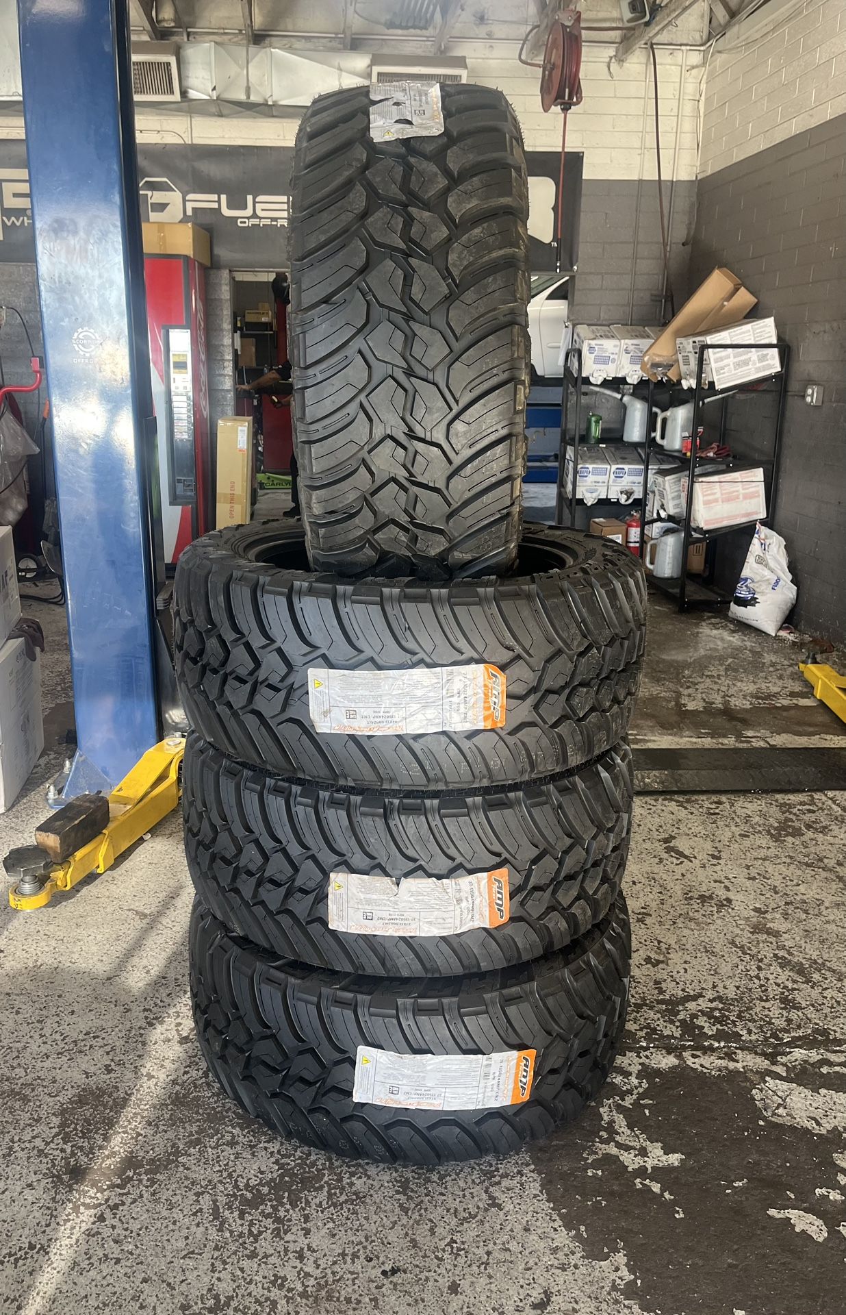 37135024 AMP Mud Tires