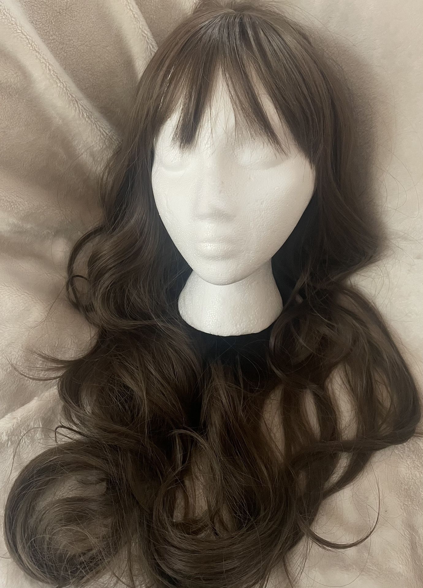 “Victoria 20” Full Wig