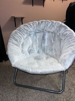 Saucer chair