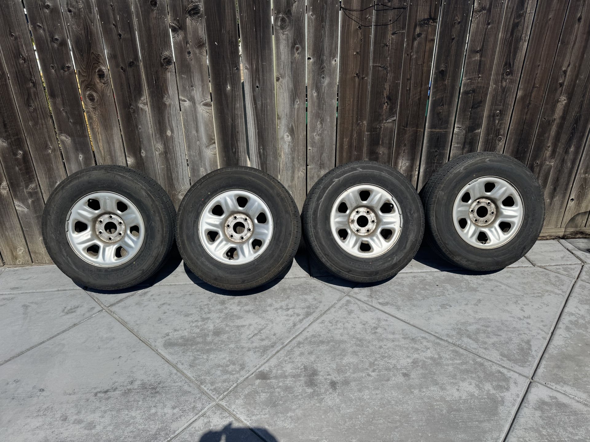 265/70/17 Tires/wheels 6lug Stocks Silverado Sierra Tahoe Yukon