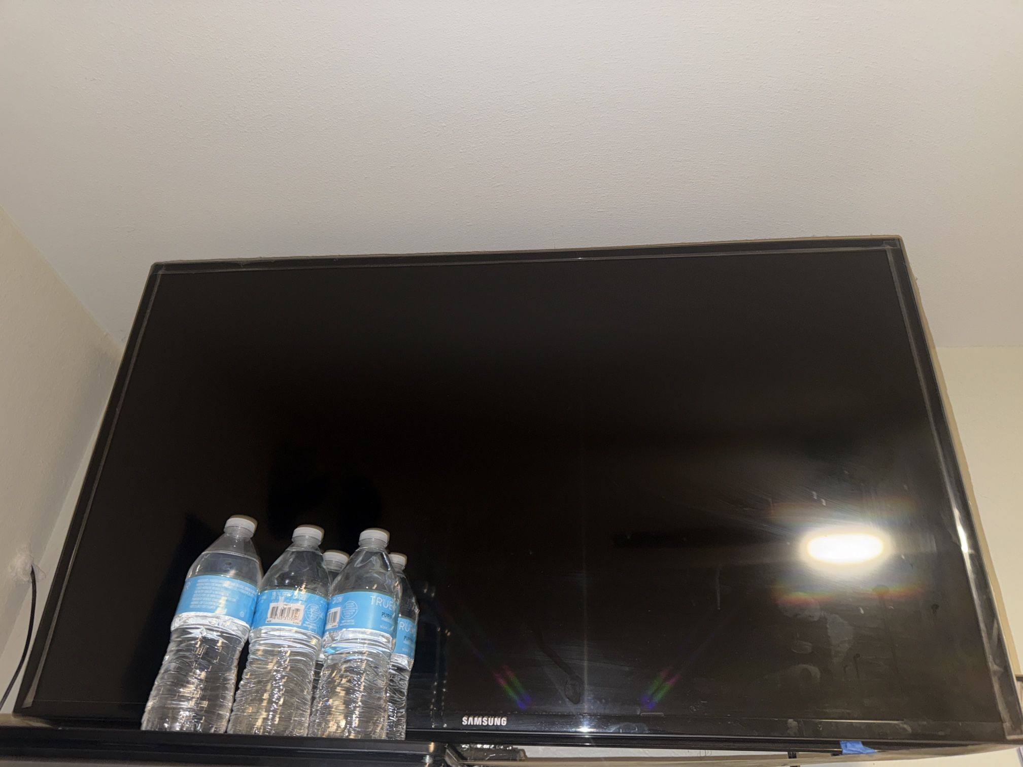 Samsung 46 inch 1080p 120Hz LED HDTV + 3.1 ch Sound Bar | 420 W RMS  + Wall Mount //  BUNDLE