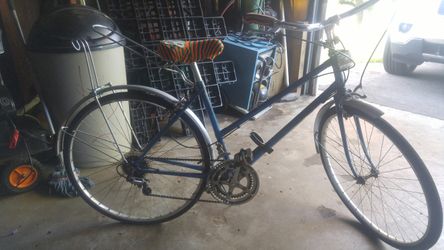 Vintage Falcon women's bike