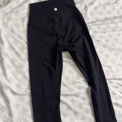 Lululemon Size 4 Long 