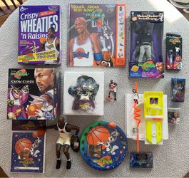 Lot of 14- Vintage 1996 Warner Bris. Space Jam MICHAEL JORDAN Collectibles LIKE NEW CONDITION
