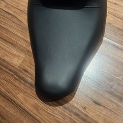 Harley-Davidson black motorcycle seat.