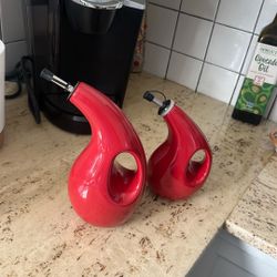Rachael Ray Red EVOO & Vinegar Bottle Set 