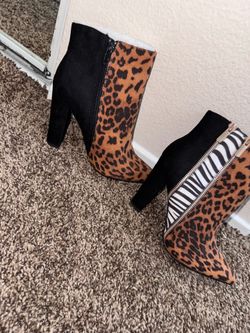 New, Never Worn, Ankle booties, S7