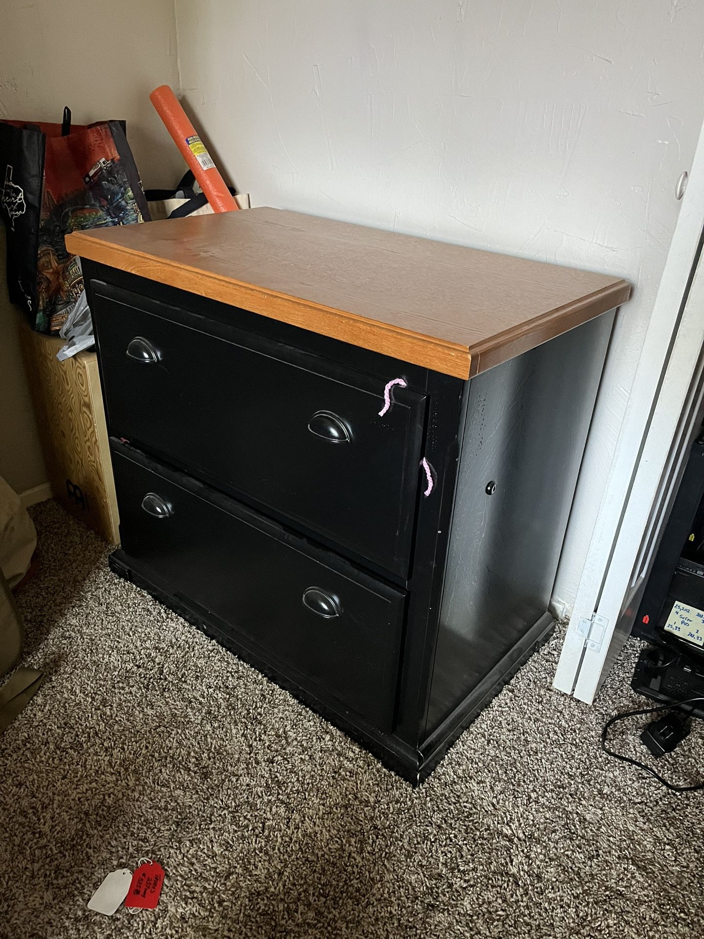 Heavy File Cabinet With Locking Drawer