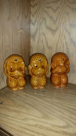 3 Monkey vases
