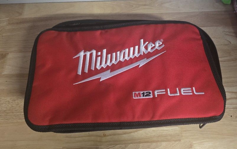 Milwaukee Toolbag /Toolcase M12 Charger