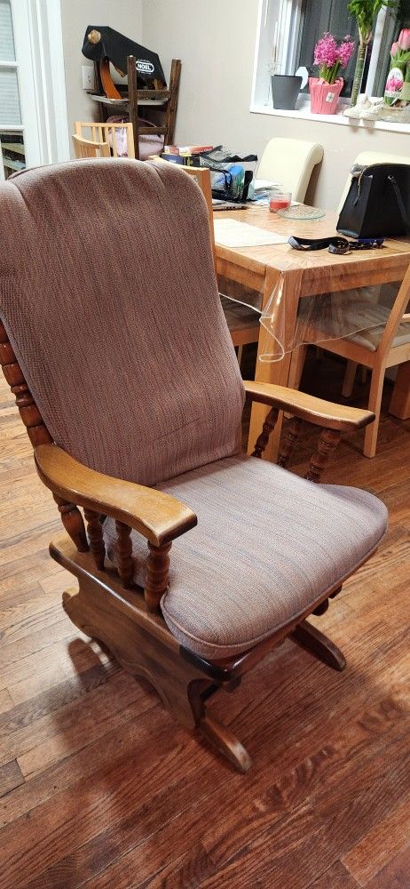 MADE IN USA - SOLID WOOD SLIDER ROCKER - 1994 TEXAS