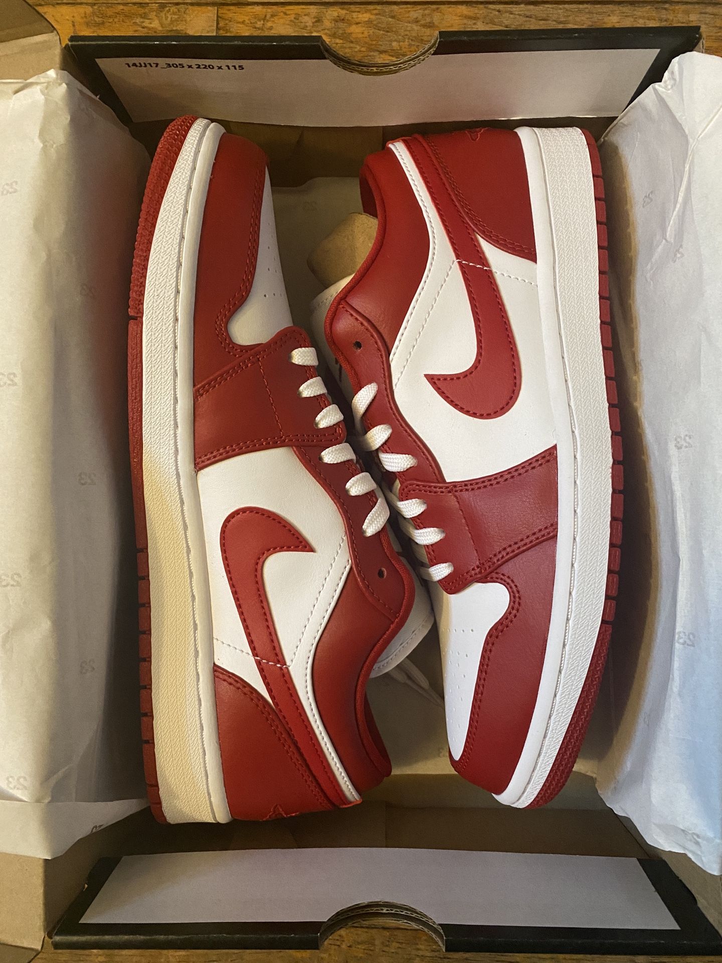 Jordan 1 low Size 9 DS