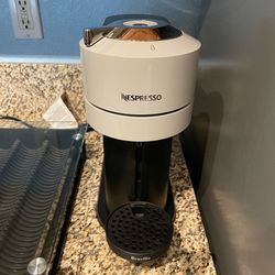 Nespresso Vertuo Next + Glass Pod Drawer + Descaling Kit