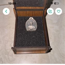 Jesus pendant 