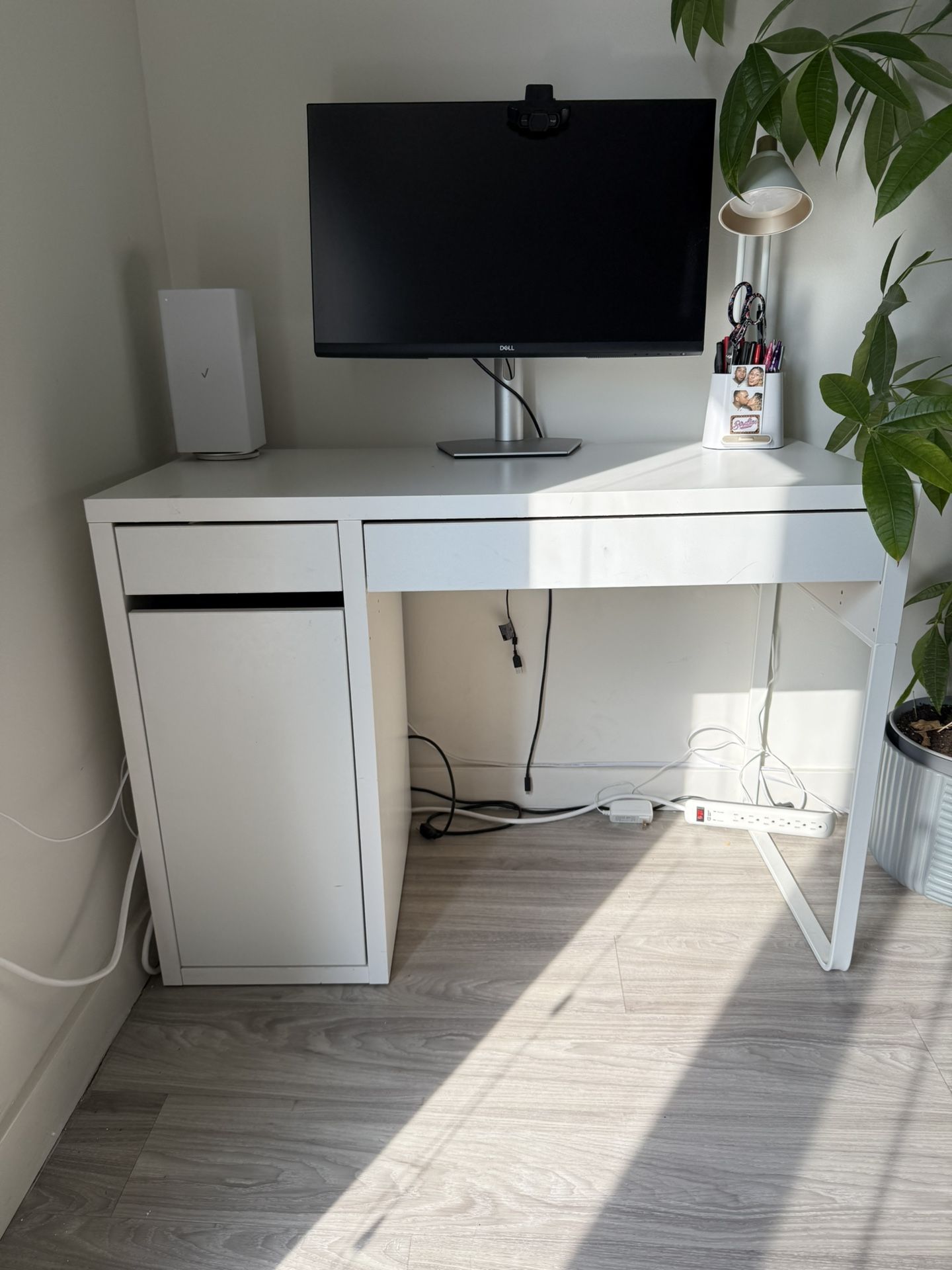 White Desk With Drawers And Side Cabinet