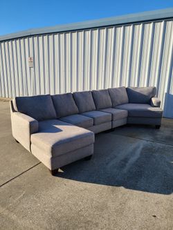 Kevin Charles York Paradigm Quartz Sectional Sofa Smoke & Pet Free - Can Deliver