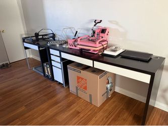 Computer table