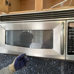 Kitchenaid Microwave. 